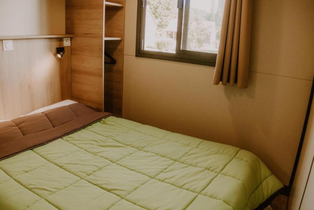 Onlycamp Le Pont Romain Yvre-l'Eveque Ngoại thất bức ảnh