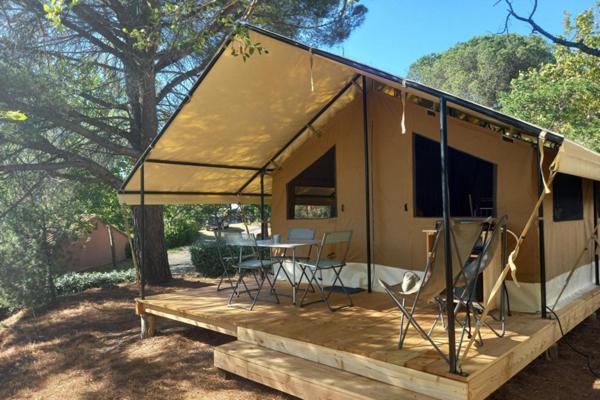 Onlycamp Le Pont Romain Yvre-l'Eveque Ngoại thất bức ảnh